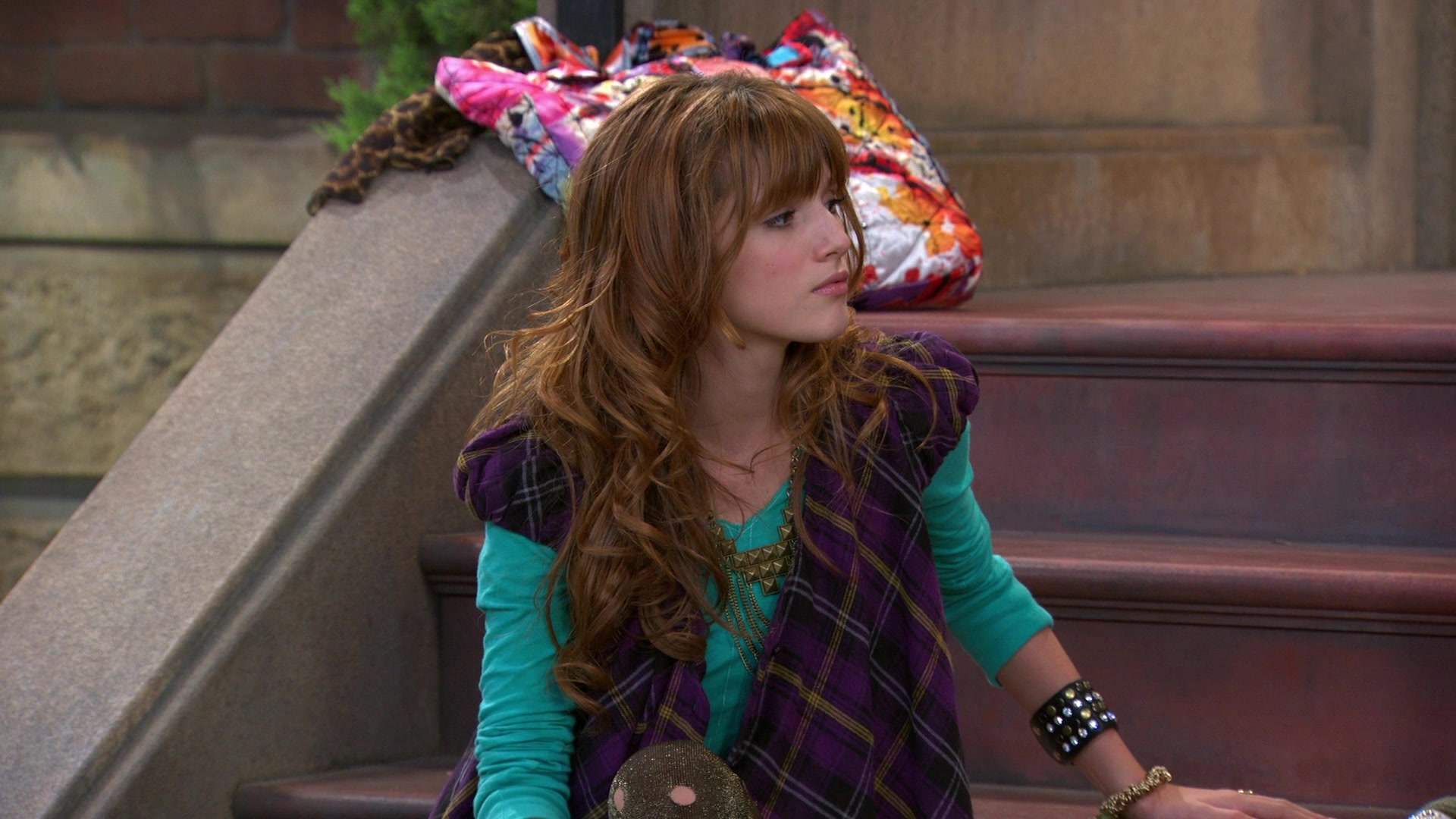 Shake_It_Up_S01E07_1080p_BTD_000585.jpg