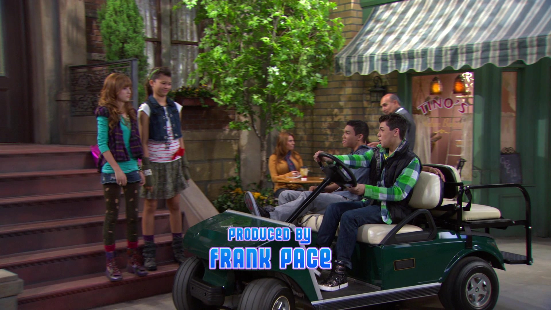Shake_It_Up_S01E07_1080p_BTD_000606.jpg Shake_It_Up_S01E07_1080p_BTD_000606.jpg