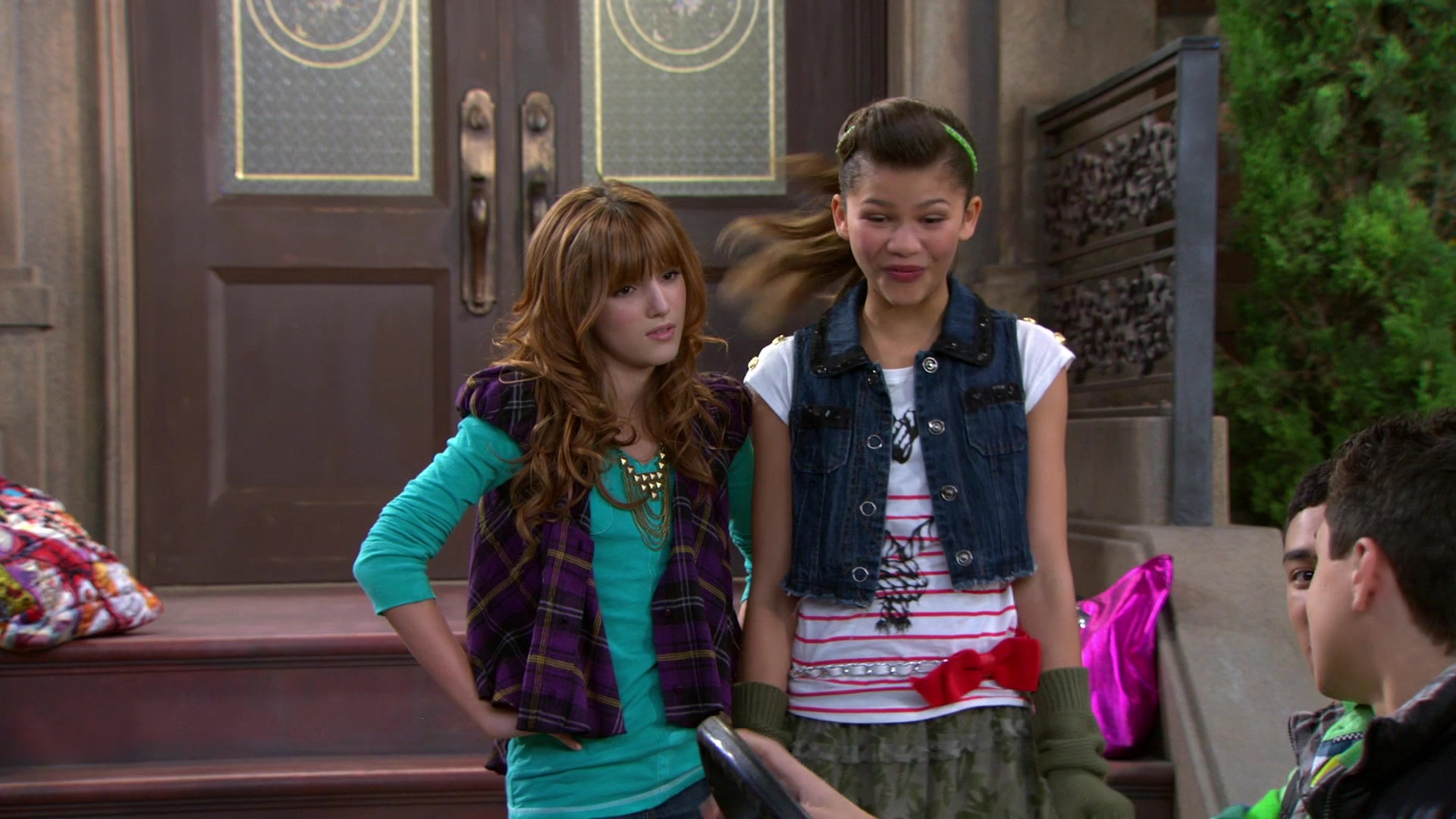 Shake_It_Up_S01E07_1080p_BTD_000617.jpg