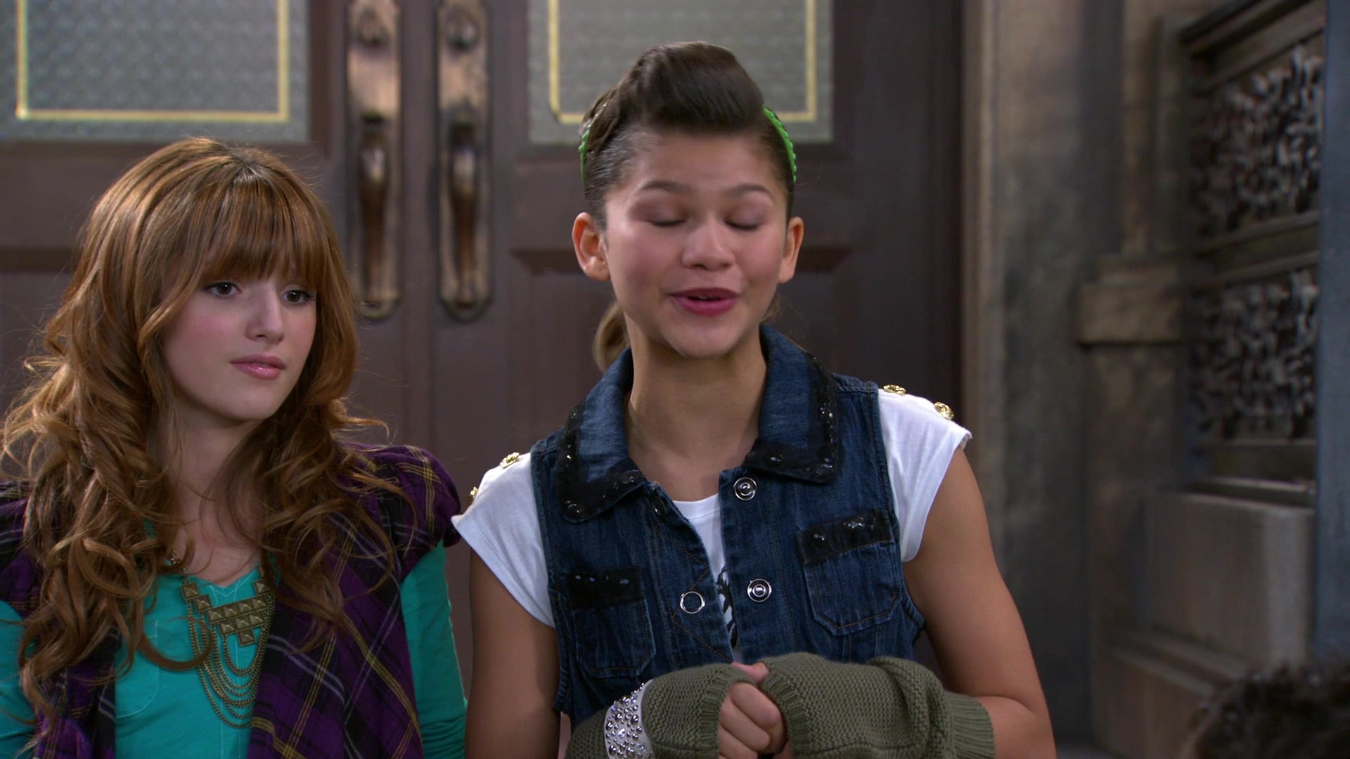 Shake_It_Up_S01E07_1080p_BTD_000647.jpg
