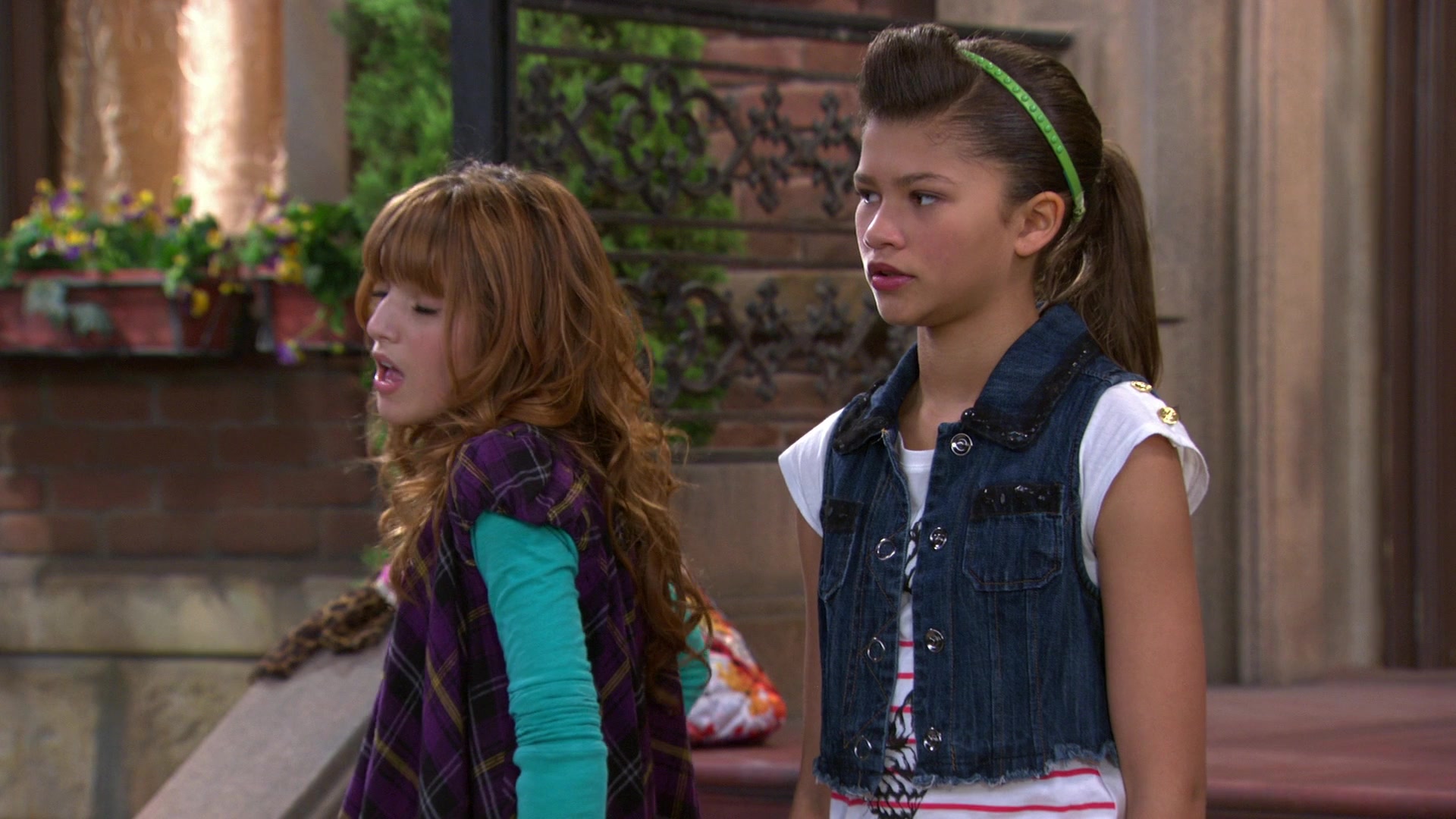 Shake_It_Up_S01E07_1080p_BTD_000671.jpg Shake_It_Up_S01E07_1080p_BTD_000671.jpg