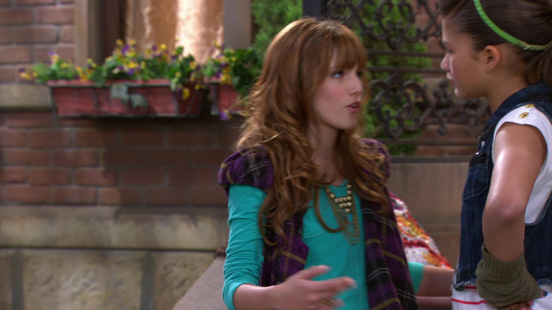 Shake_It_Up_S01E07_1080p_BTD_000698.jpg Shake_It_Up_S01E07_1080p_BTD_000698.jpg