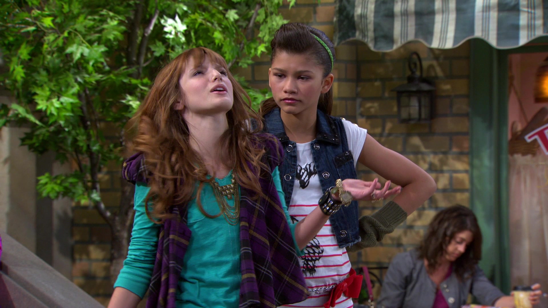 Shake_It_Up_S01E07_1080p_BTD_000706.jpg Shake_It_Up_S01E07_1080p_BTD_000706.jpg