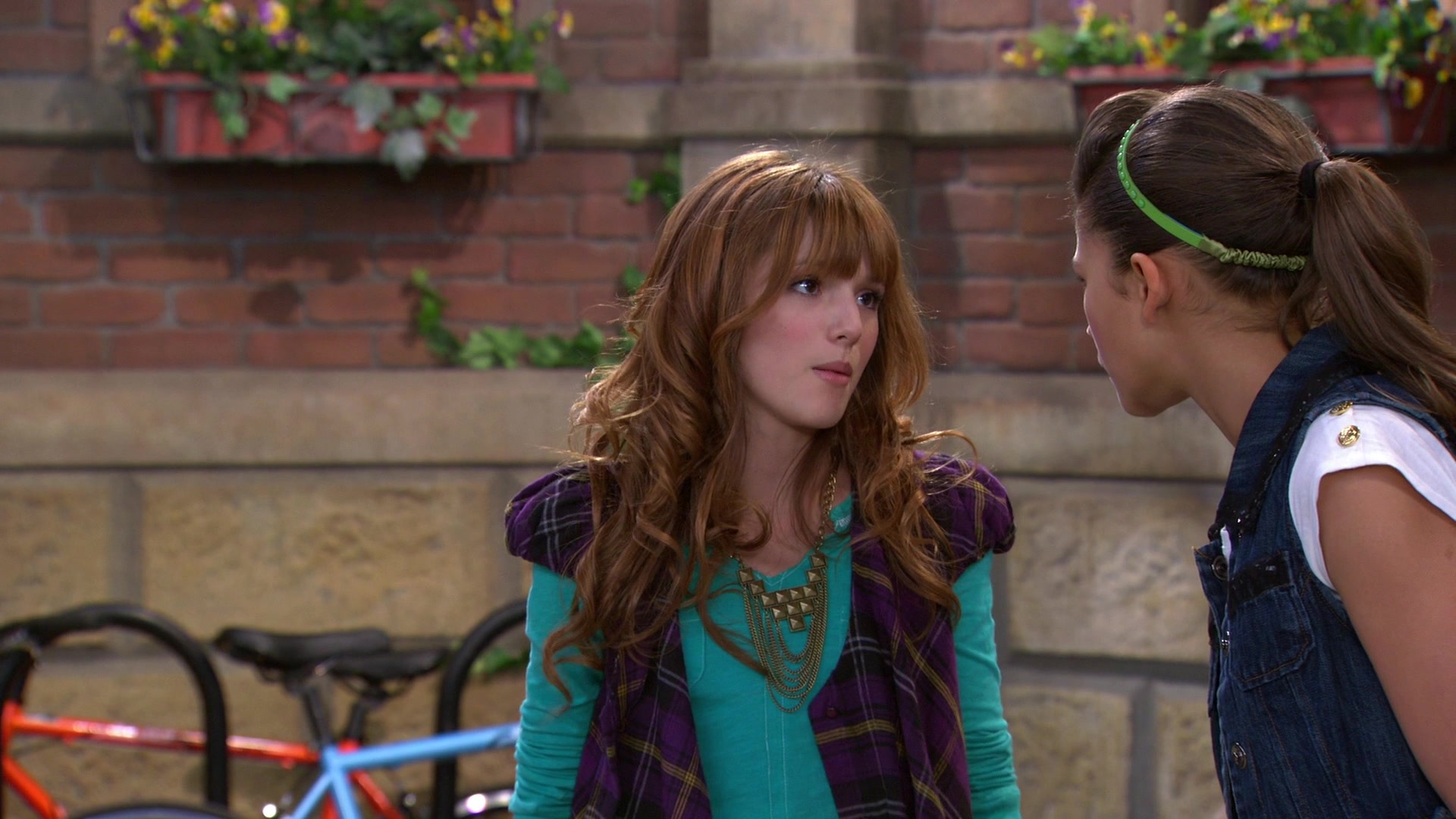 Shake_It_Up_S01E07_1080p_BTD_000742.jpg Shake_It_Up_S01E07_1080p_BTD_000742.jpg