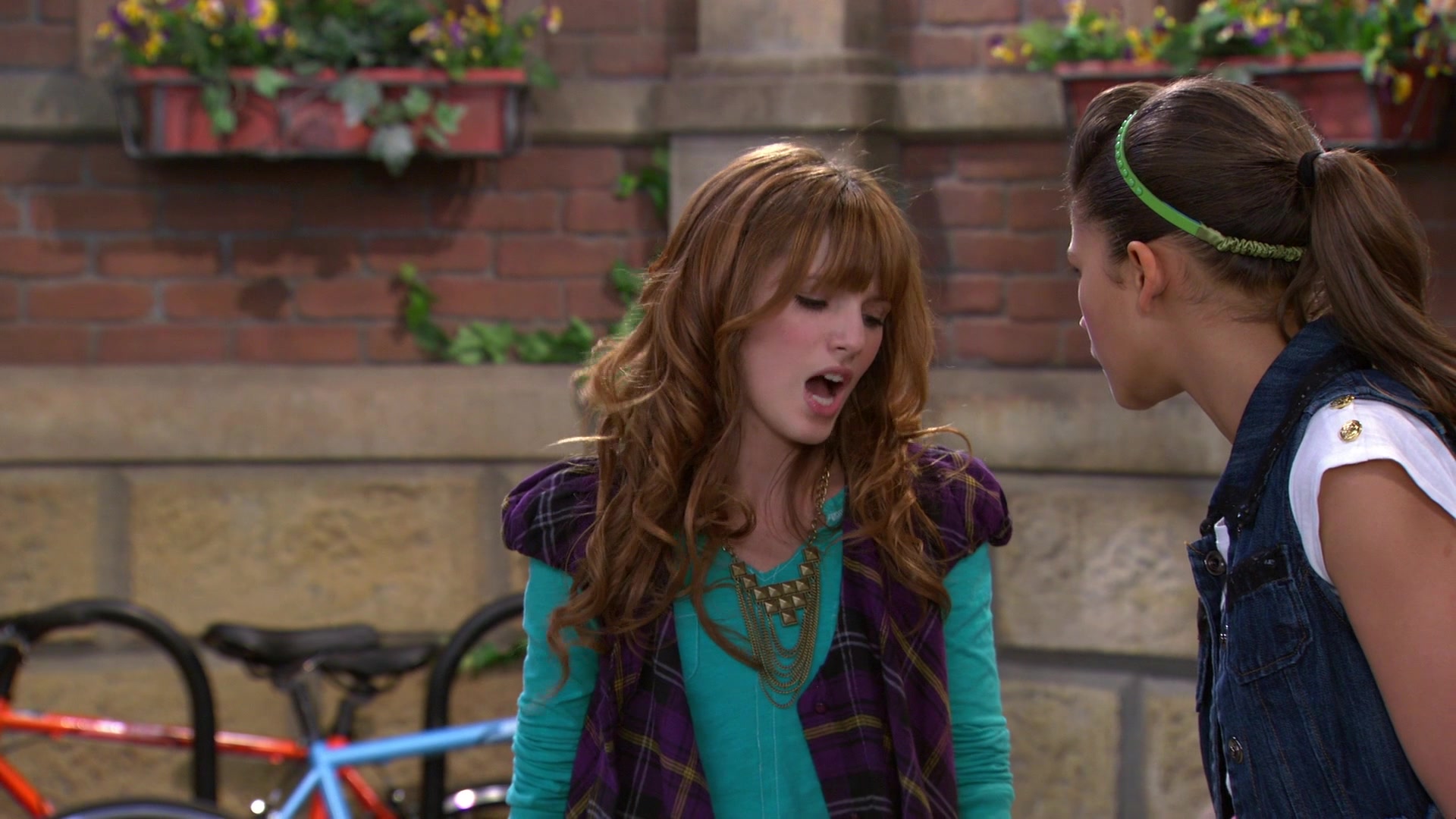 Shake_It_Up_S01E07_1080p_BTD_000743.jpg Shake_It_Up_S01E07_1080p_BTD_000743.jpg