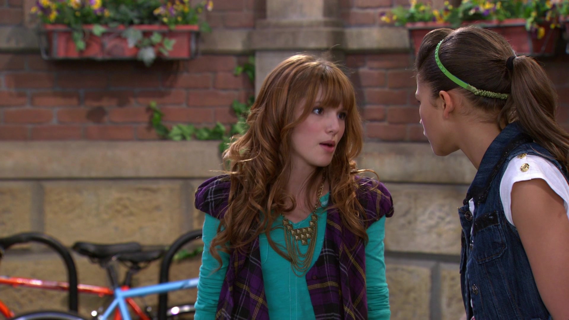 Shake_It_Up_S01E07_1080p_BTD_000744.jpg Shake_It_Up_S01E07_1080p_BTD_000744.jpg