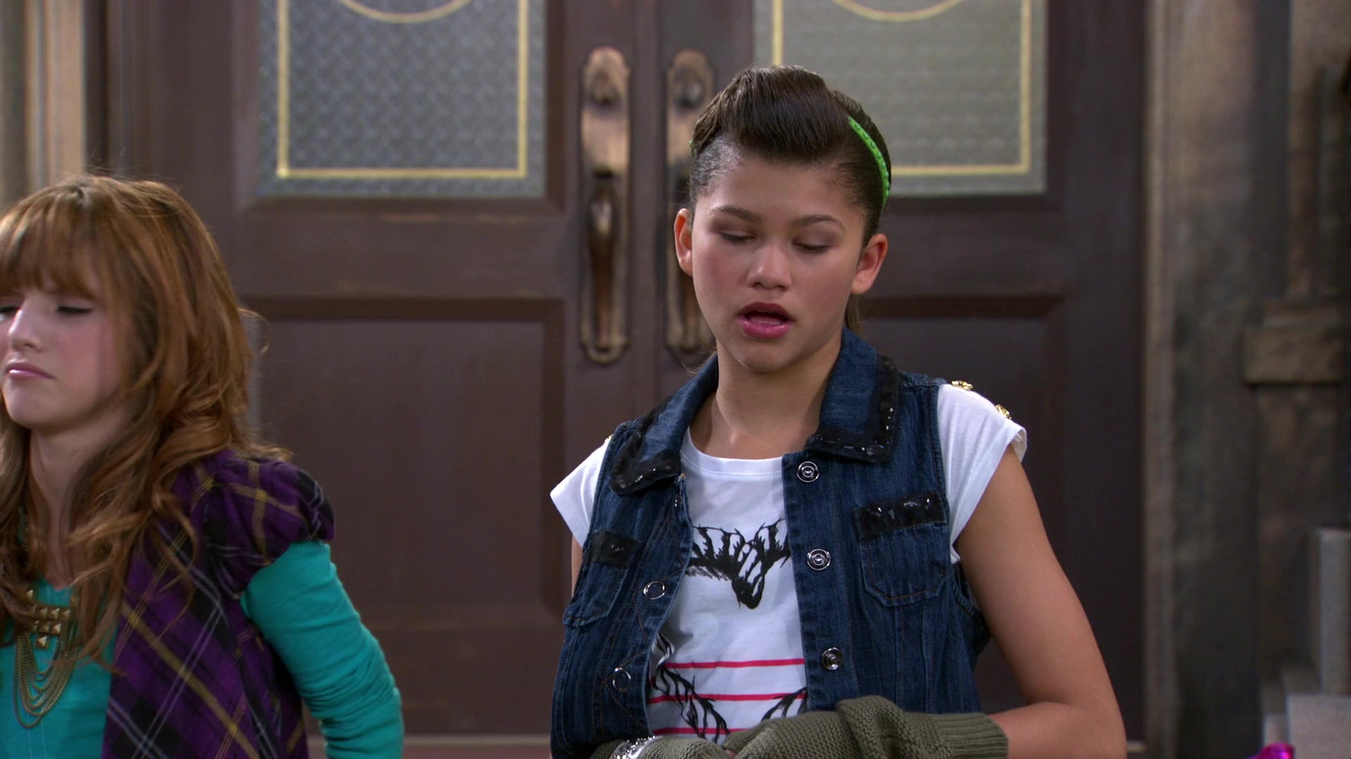 Shake_It_Up_S01E07_1080p_BTD_000781.jpg Shake_It_Up_S01E07_1080p_BTD_000781.jpg