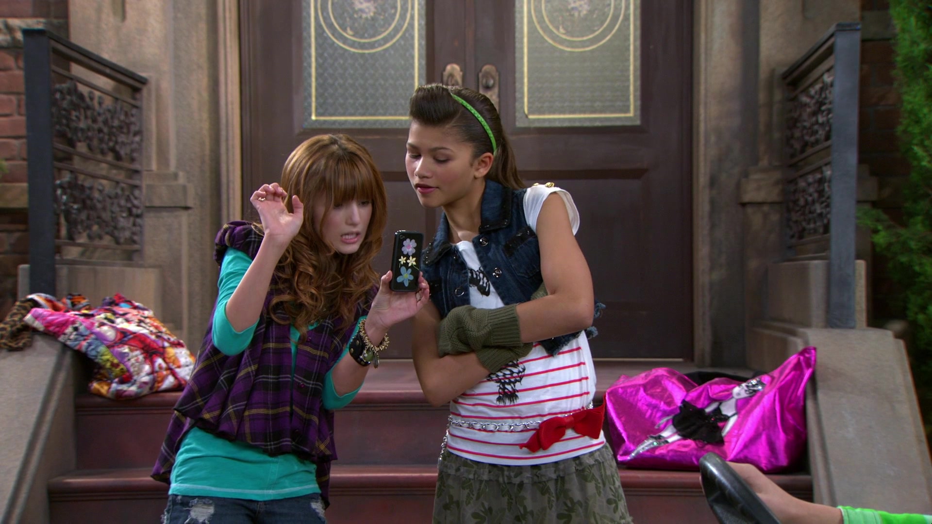 Shake_It_Up_S01E07_1080p_BTD_000818.jpg Shake_It_Up_S01E07_1080p_BTD_000818.jpg