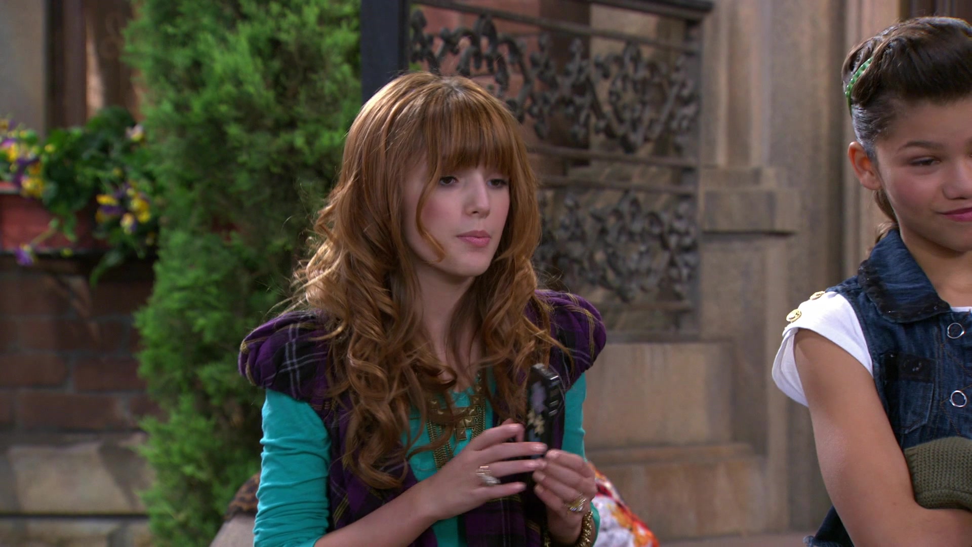 Shake_It_Up_S01E07_1080p_BTD_000821.jpg Shake_It_Up_S01E07_1080p_BTD_000821.jpg