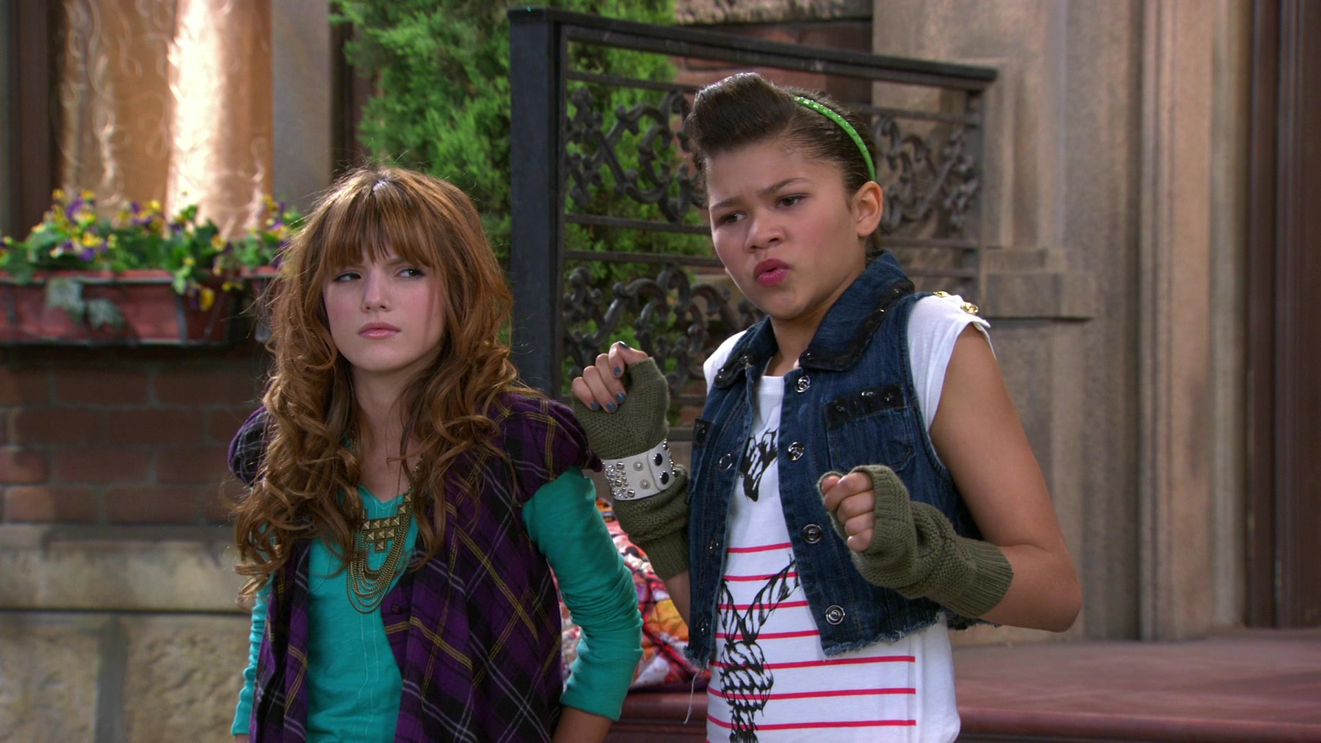 Shake_It_Up_S01E07_1080p_BTD_000860.jpg Shake_It_Up_S01E07_1080p_BTD_000860.jpg