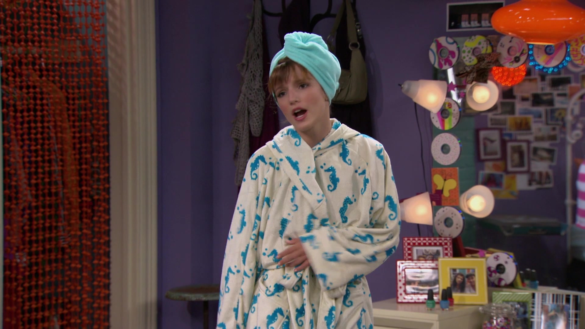 Shake_It_Up_S01E07_1080p_BTD_000896.jpg