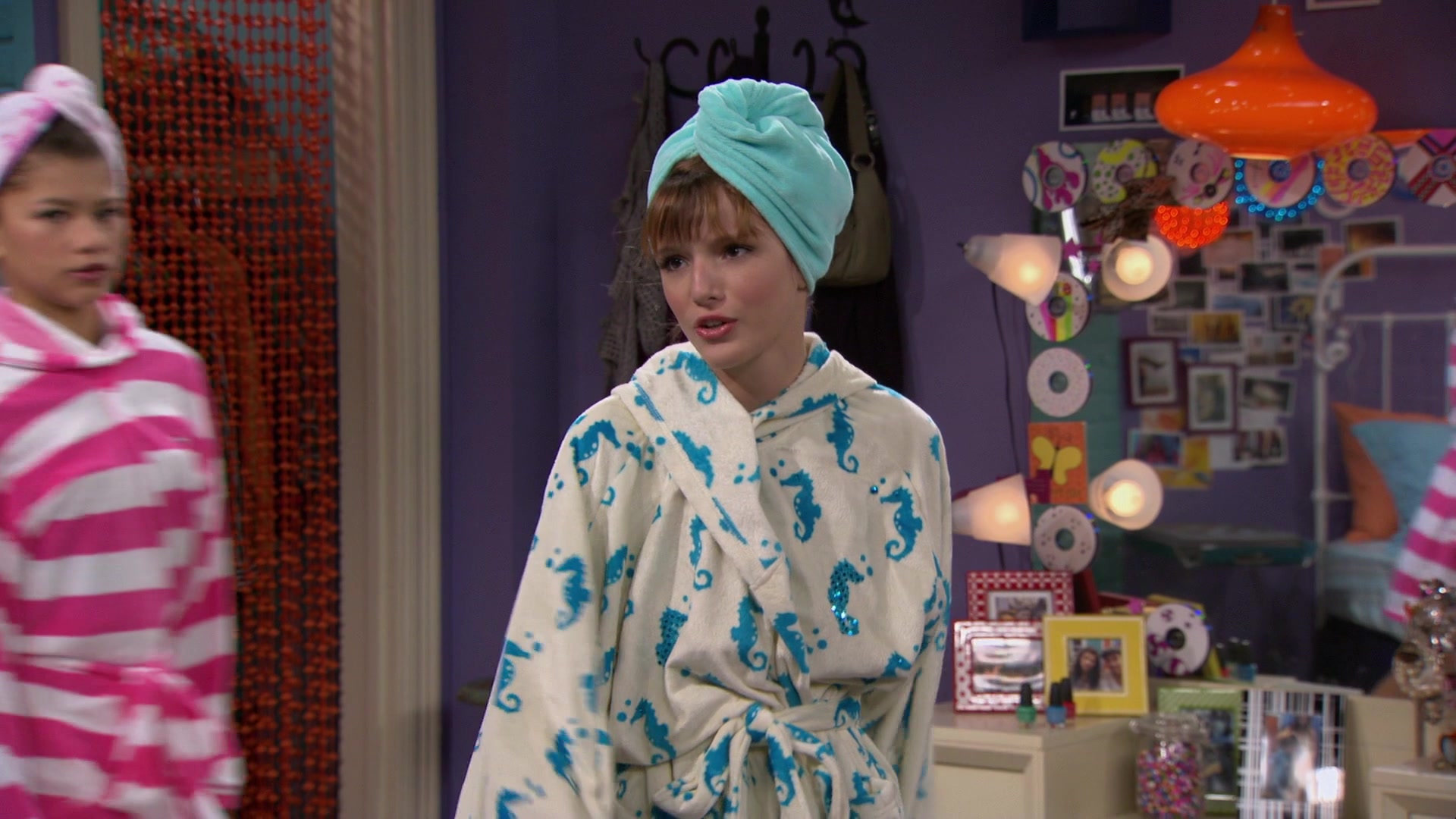 Shake_It_Up_S01E07_1080p_BTD_000900.jpg