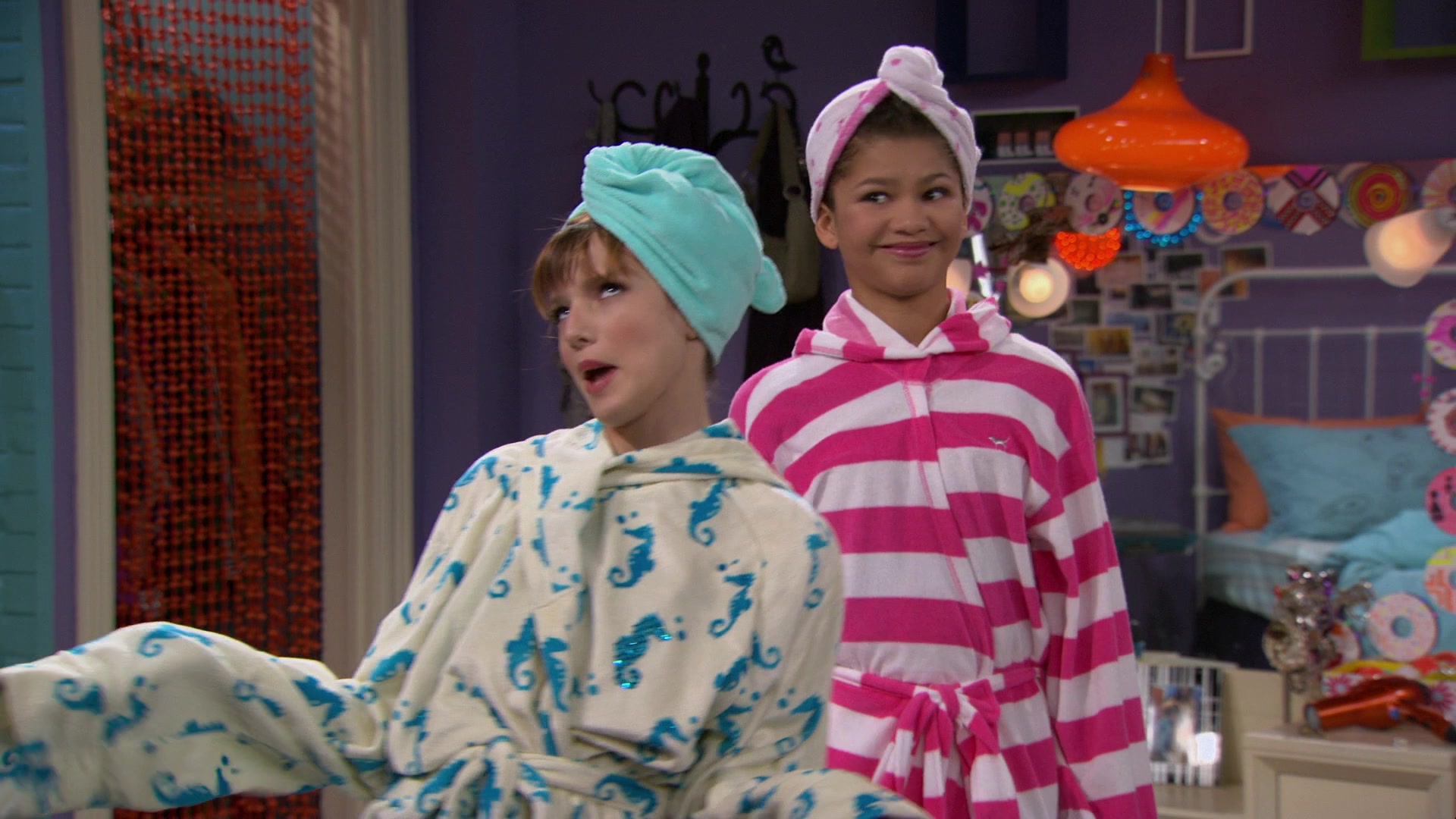 Shake_It_Up_S01E07_1080p_BTD_000904.jpg Shake_It_Up_S01E07_1080p_BTD_000904.jpg