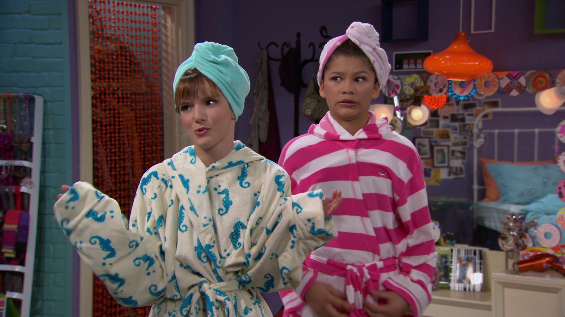 Shake_It_Up_S01E07_1080p_BTD_000909.jpg Shake_It_Up_S01E07_1080p_BTD_000909.jpg