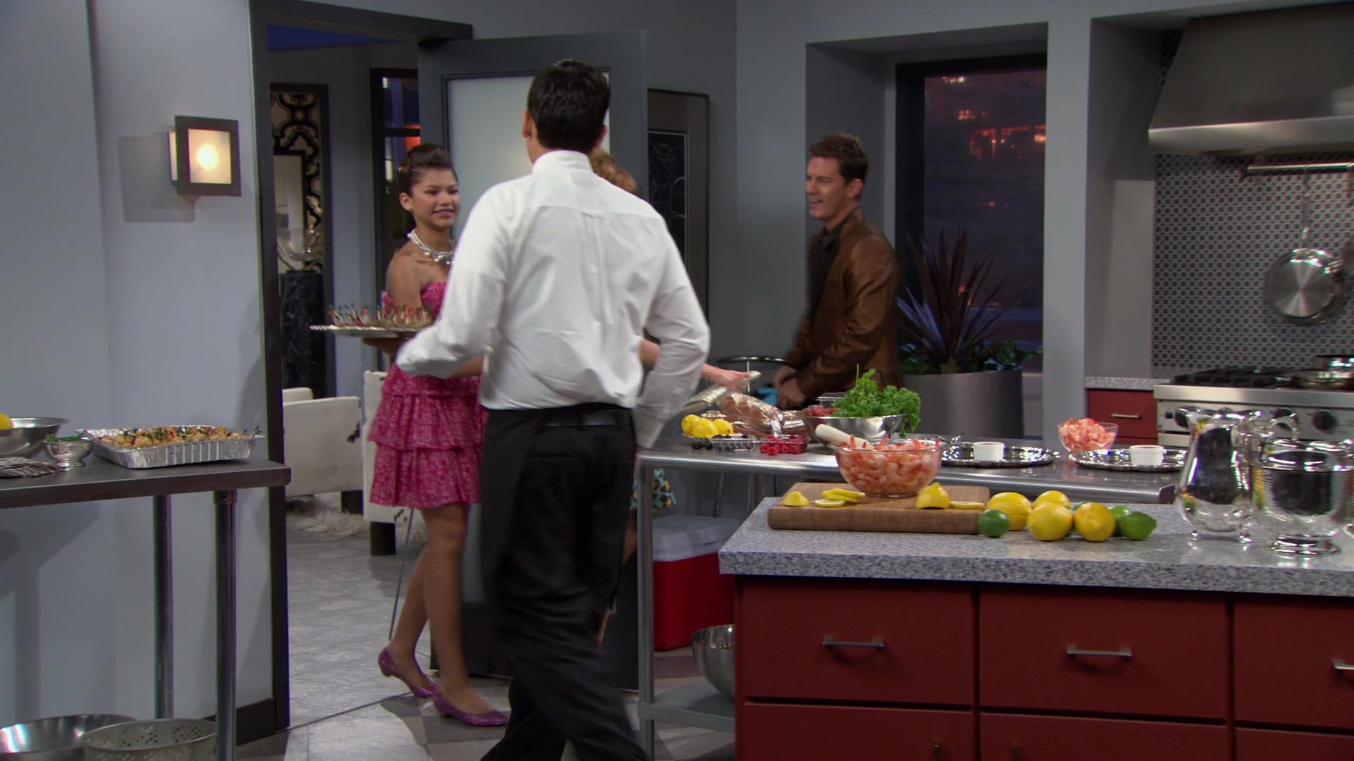 Shake_It_Up_S01E07_1080p_BTD_001333.jpg Shake_It_Up_S01E07_1080p_BTD_001333.jpg