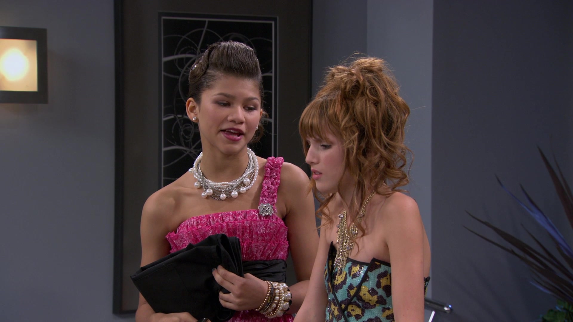 Shake_It_Up_S01E07_1080p_BTD_001370.jpg