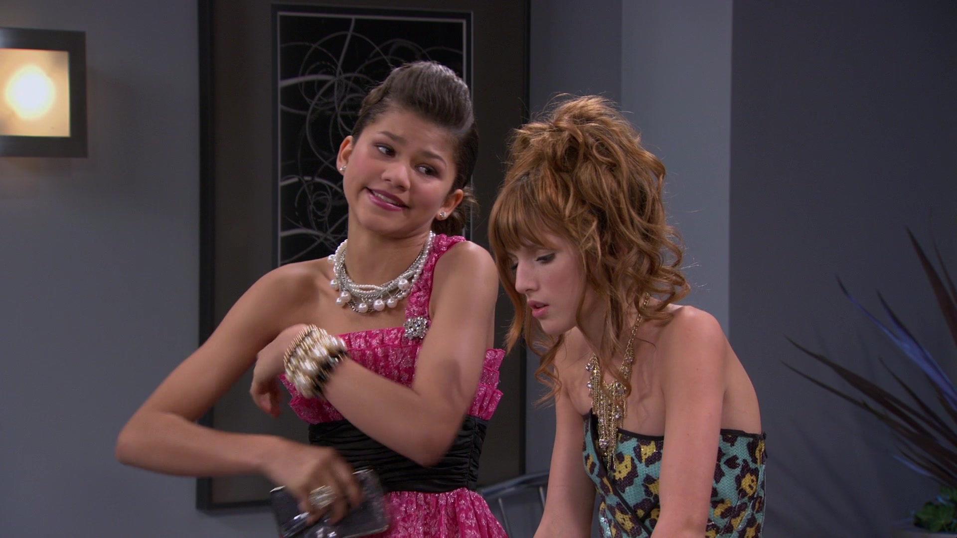 Shake_It_Up_S01E07_1080p_BTD_001395.jpg