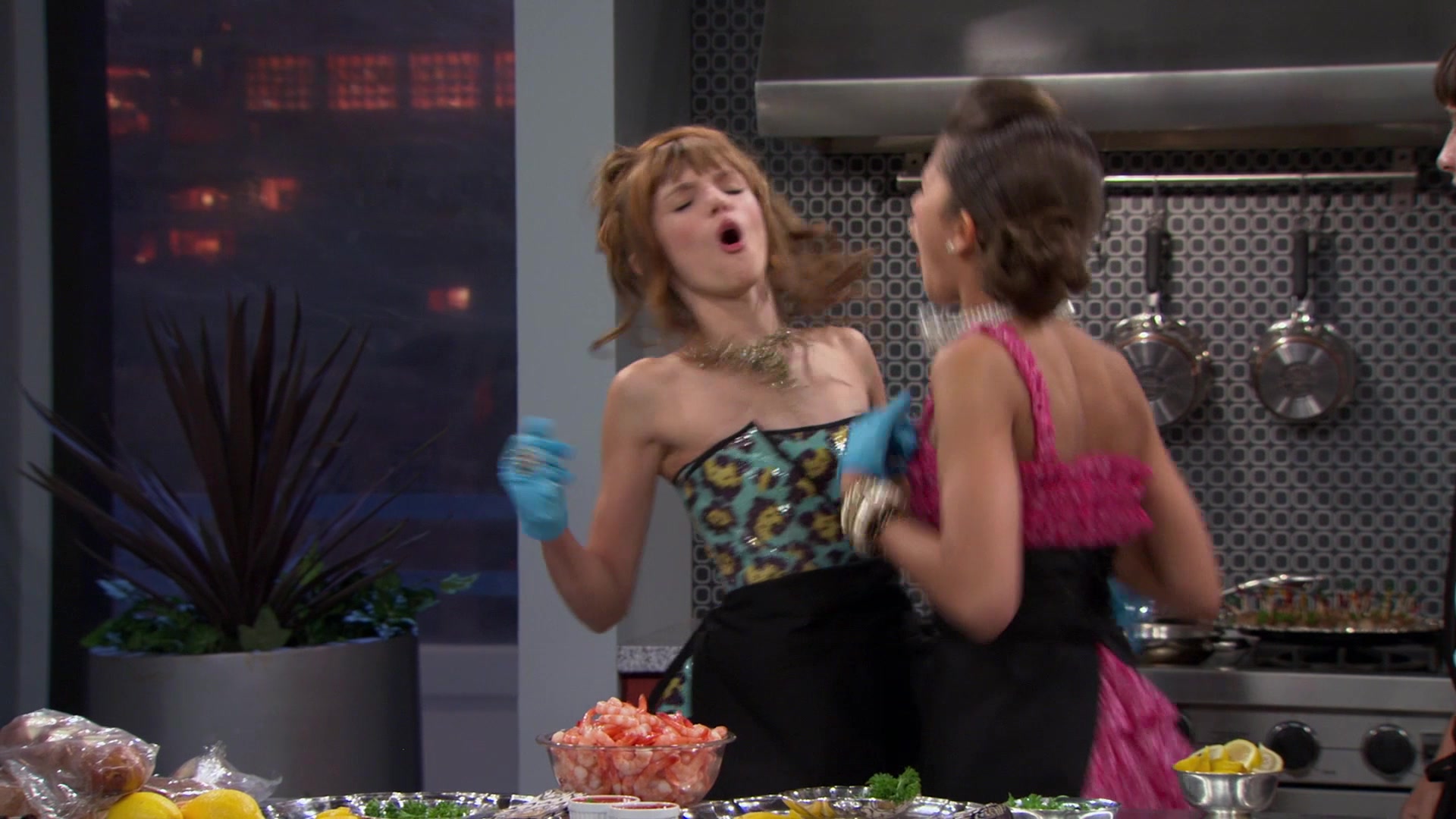 Shake_It_Up_S01E07_1080p_BTD_001633.jpg Shake_It_Up_S01E07_1080p_BTD_001633.jpg
