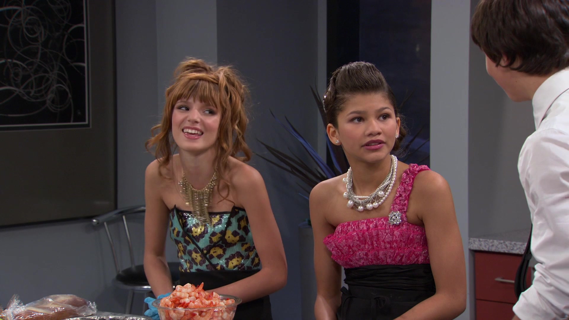 Shake_It_Up_S01E07_1080p_BTD_001705.jpg