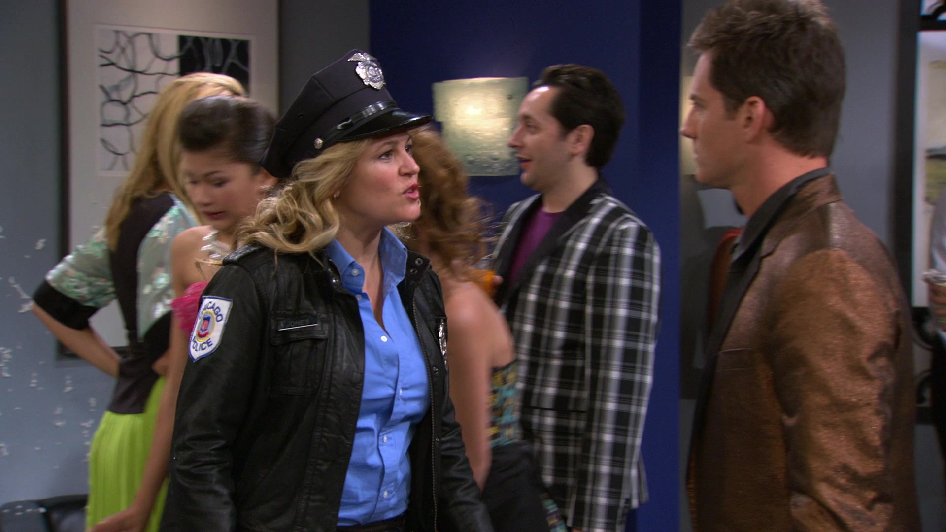 Shake_It_Up_S01E07_1080p_BTD_002838.jpg