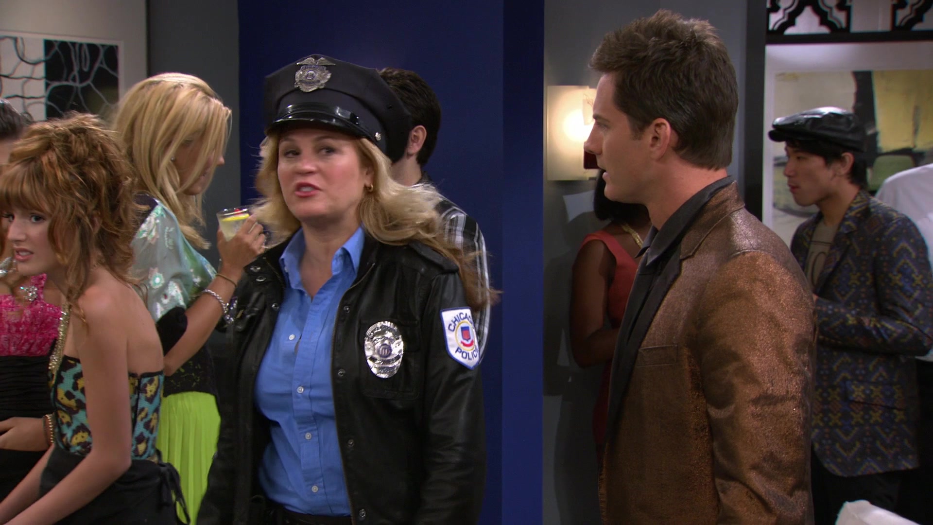Shake_It_Up_S01E07_1080p_BTD_002841.jpg
