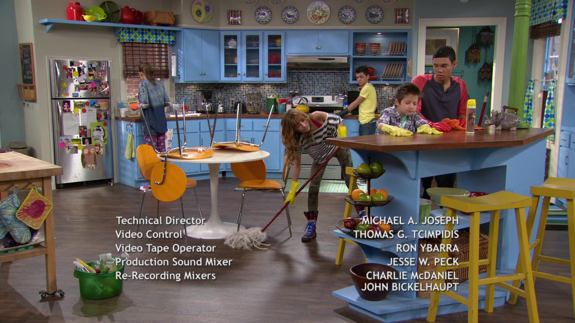 Shake_It_Up_S01E07_1080p_BTD_003081.jpg
