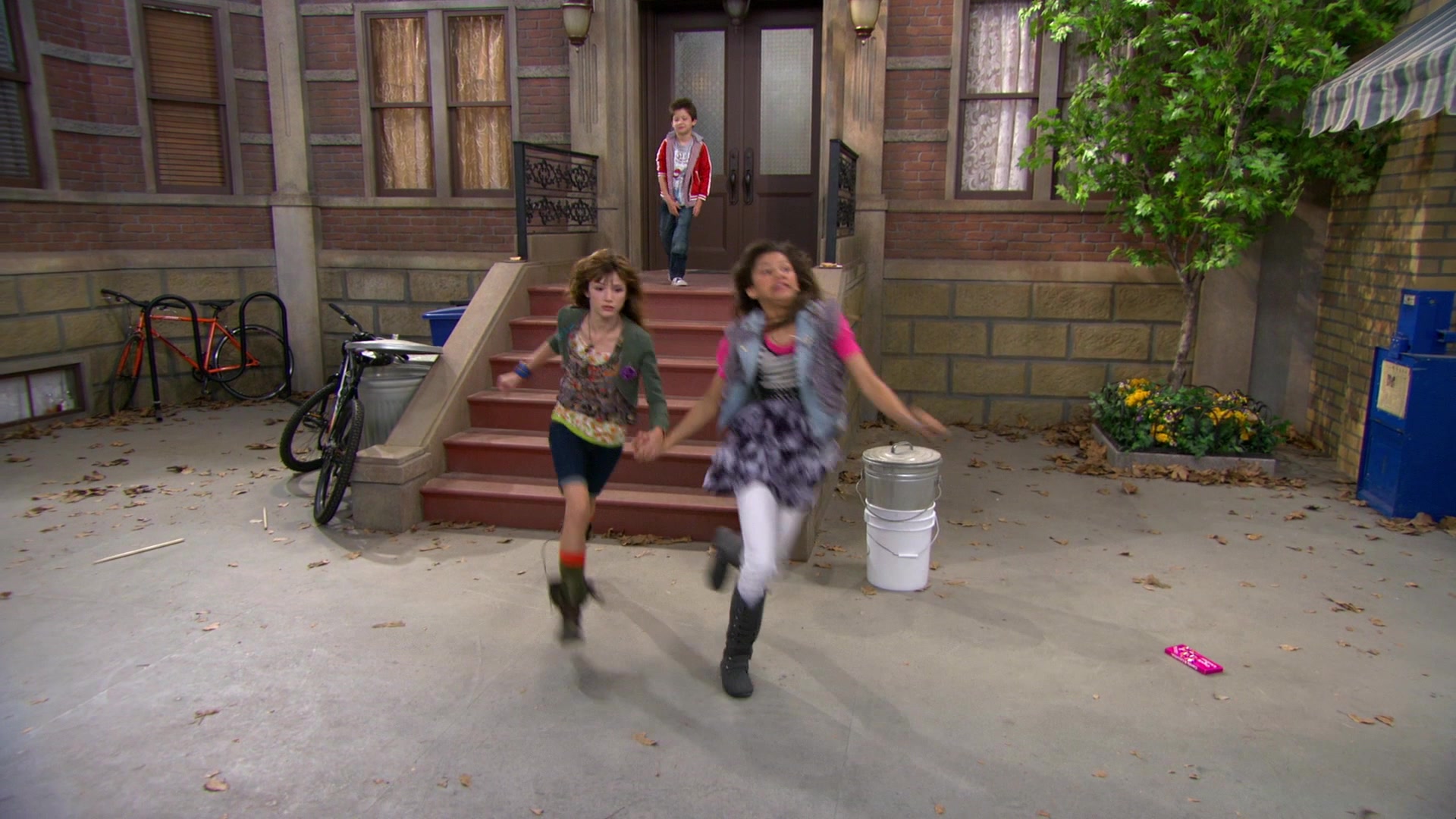 Shake_It_Up_S01E08_1080p_BTD_000133.jpg