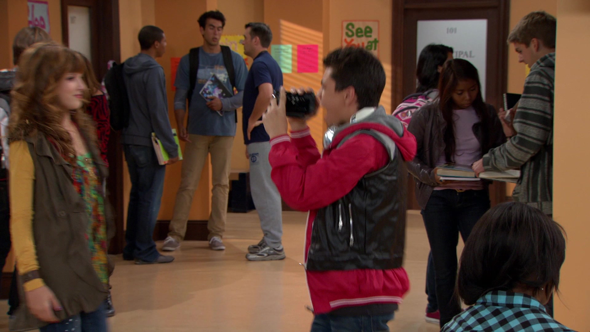 Shake_It_Up_S01E08_1080p_BTD_000382.jpg Shake_It_Up_S01E08_1080p_BTD_000382.jpg