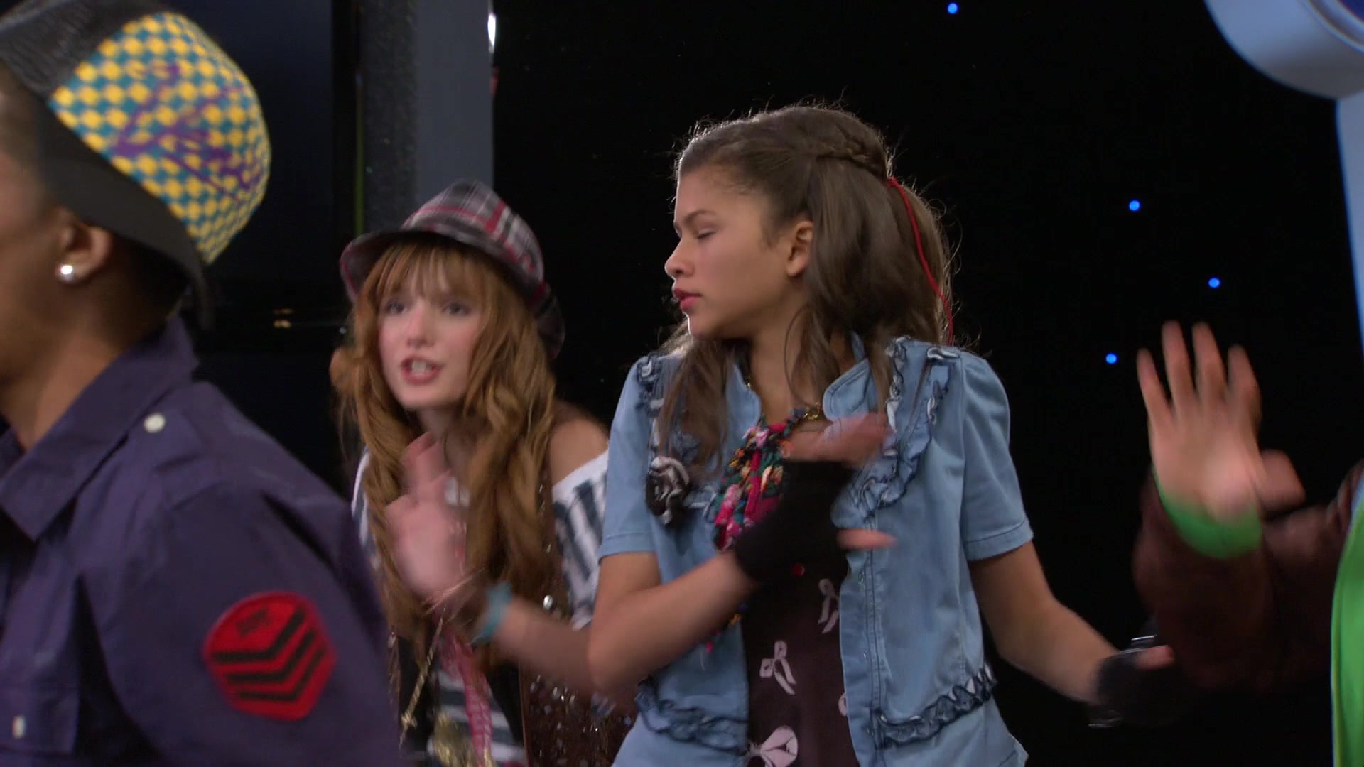 Shake_It_Up_S01E08_1080p_BTD_000830.jpg Shake_It_Up_S01E08_1080p_BTD_000830.jpg