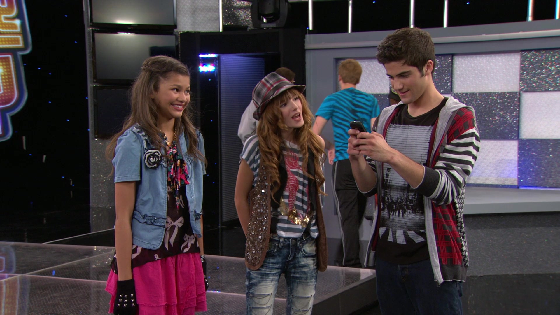 Shake_It_Up_S01E08_1080p_BTD_000893.jpg Shake_It_Up_S01E08_1080p_BTD_000893.jpg
