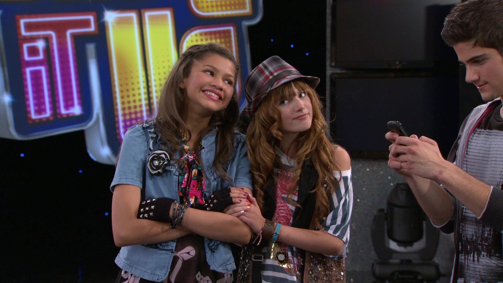 Shake_It_Up_S01E08_1080p_BTD_000905.jpg Shake_It_Up_S01E08_1080p_BTD_000905.jpg