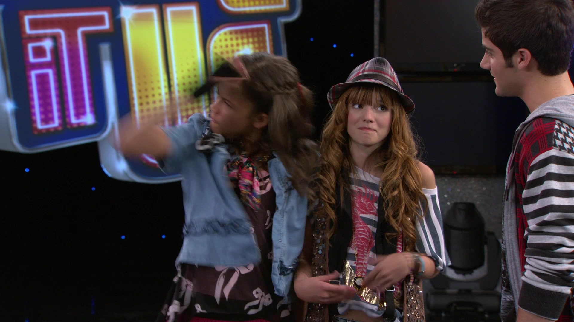 Shake_It_Up_S01E08_1080p_BTD_000980.jpg