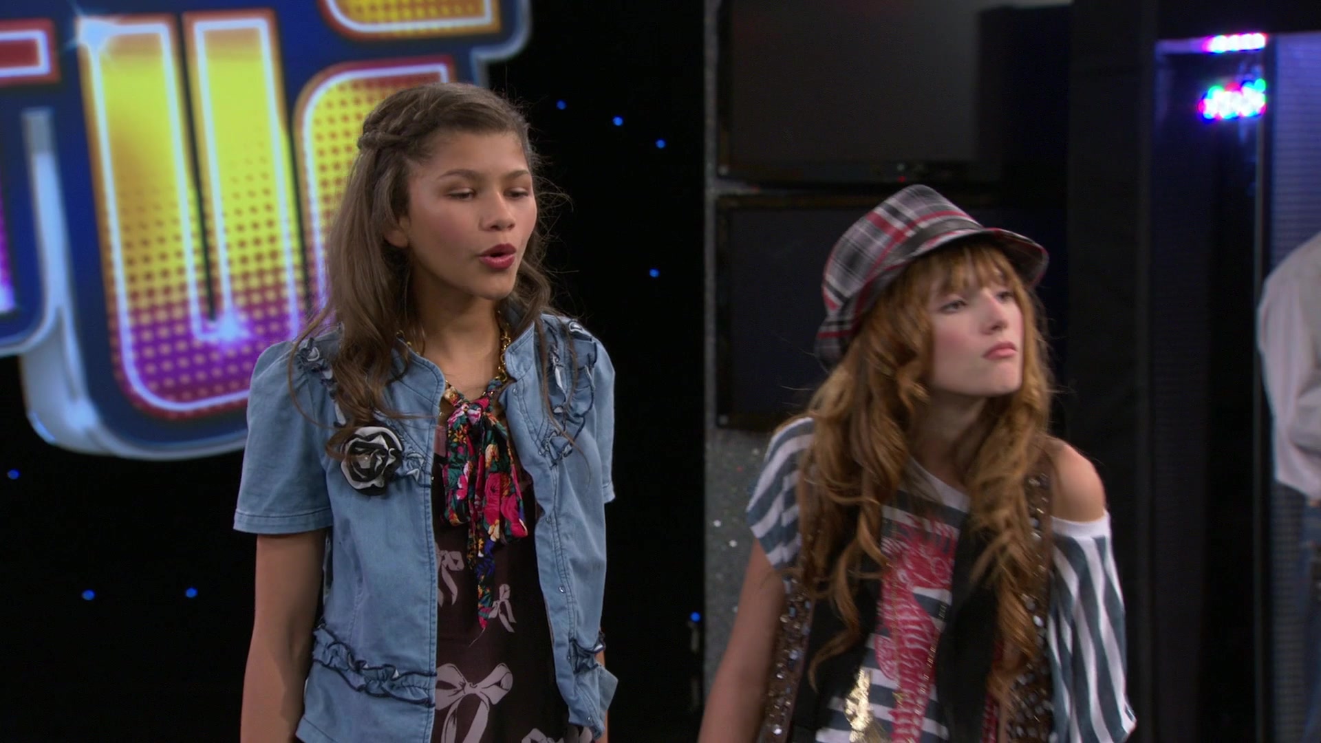 Shake_It_Up_S01E08_1080p_BTD_000990.jpg Shake_It_Up_S01E08_1080p_BTD_000990.jpg