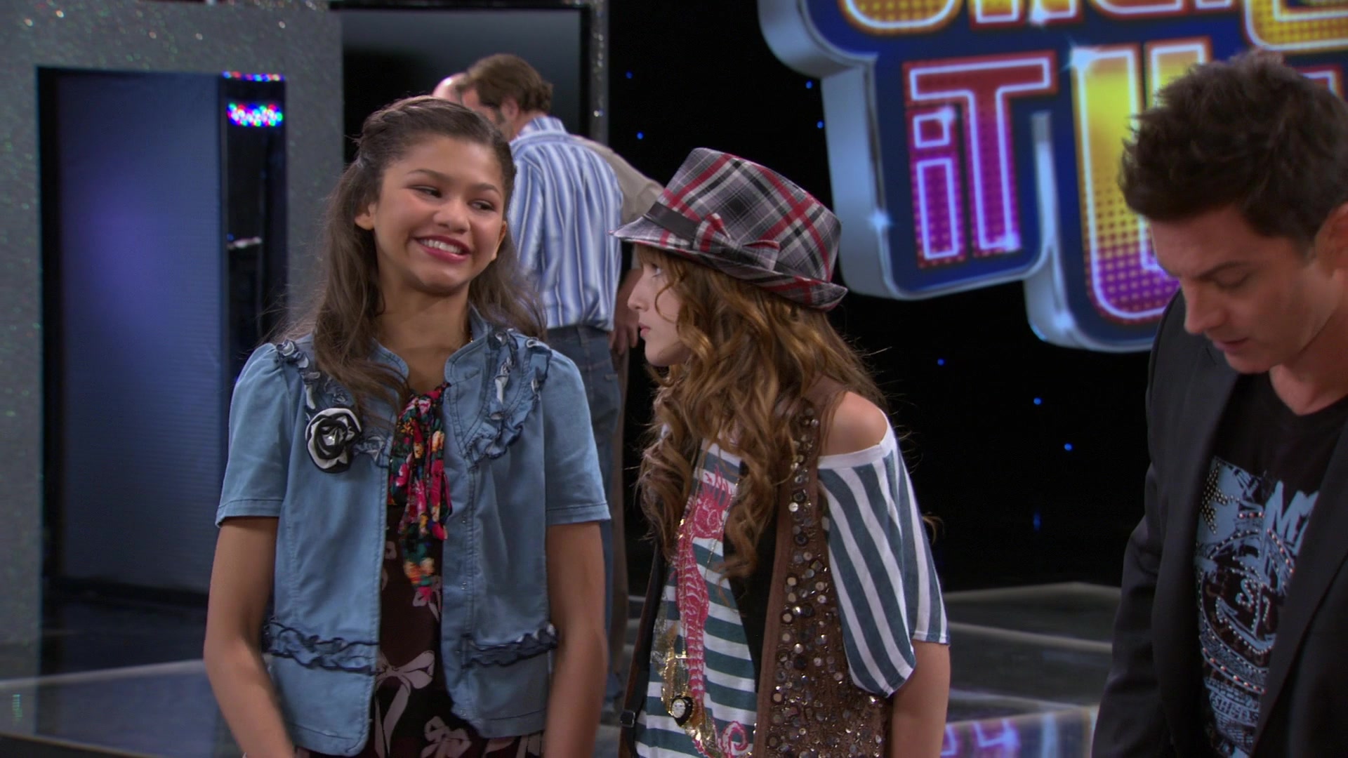 Shake_It_Up_S01E08_1080p_BTD_001190.jpg Shake_It_Up_S01E08_1080p_BTD_001190.jpg