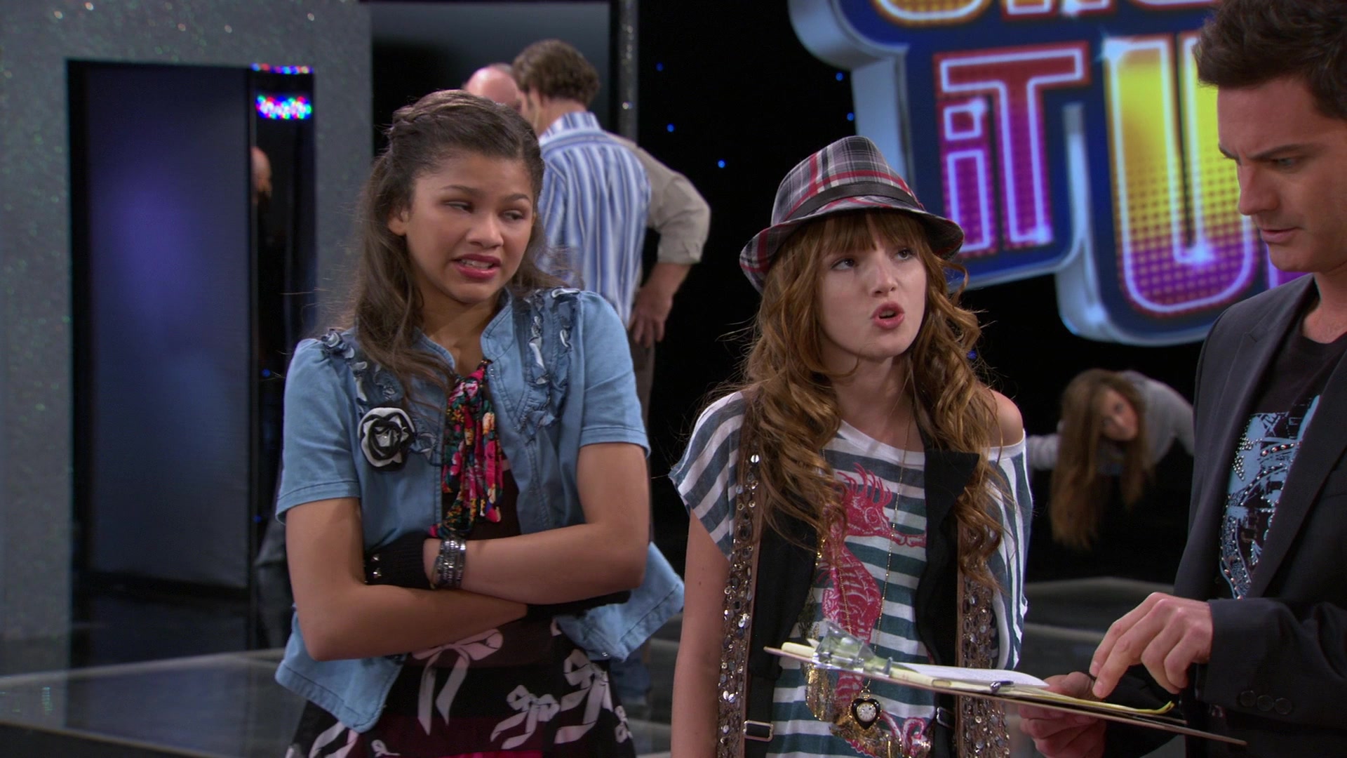 Shake_It_Up_S01E08_1080p_BTD_001213.jpg
