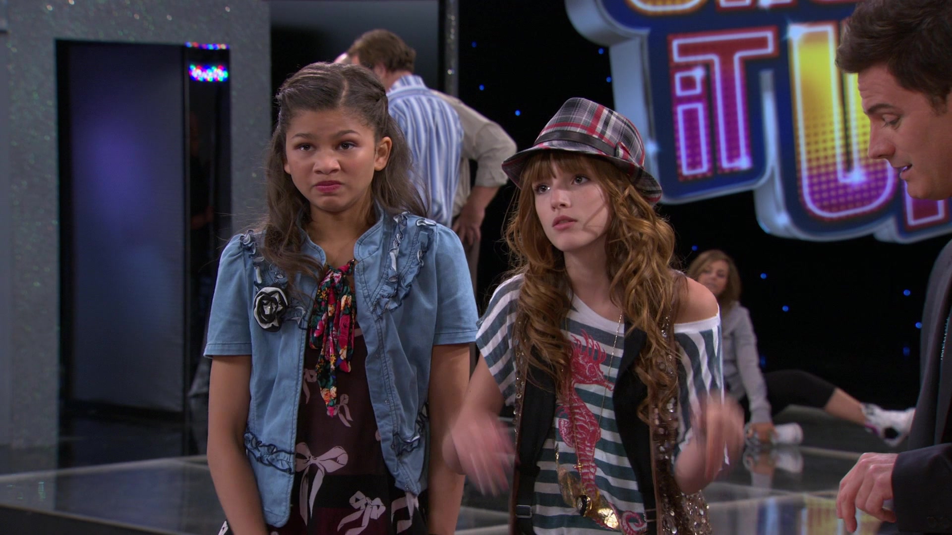 Shake_It_Up_S01E08_1080p_BTD_001222.jpg Shake_It_Up_S01E08_1080p_BTD_001222.jpg
