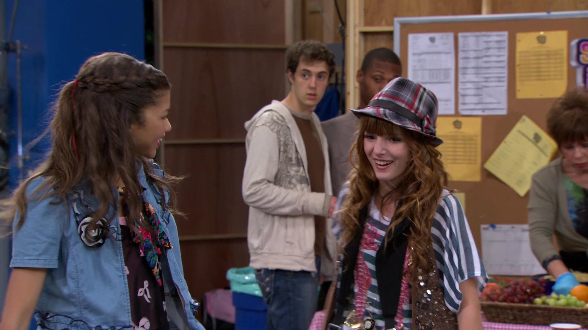 Shake_It_Up_S01E08_1080p_BTD_001256.jpg Shake_It_Up_S01E08_1080p_BTD_001256.jpg