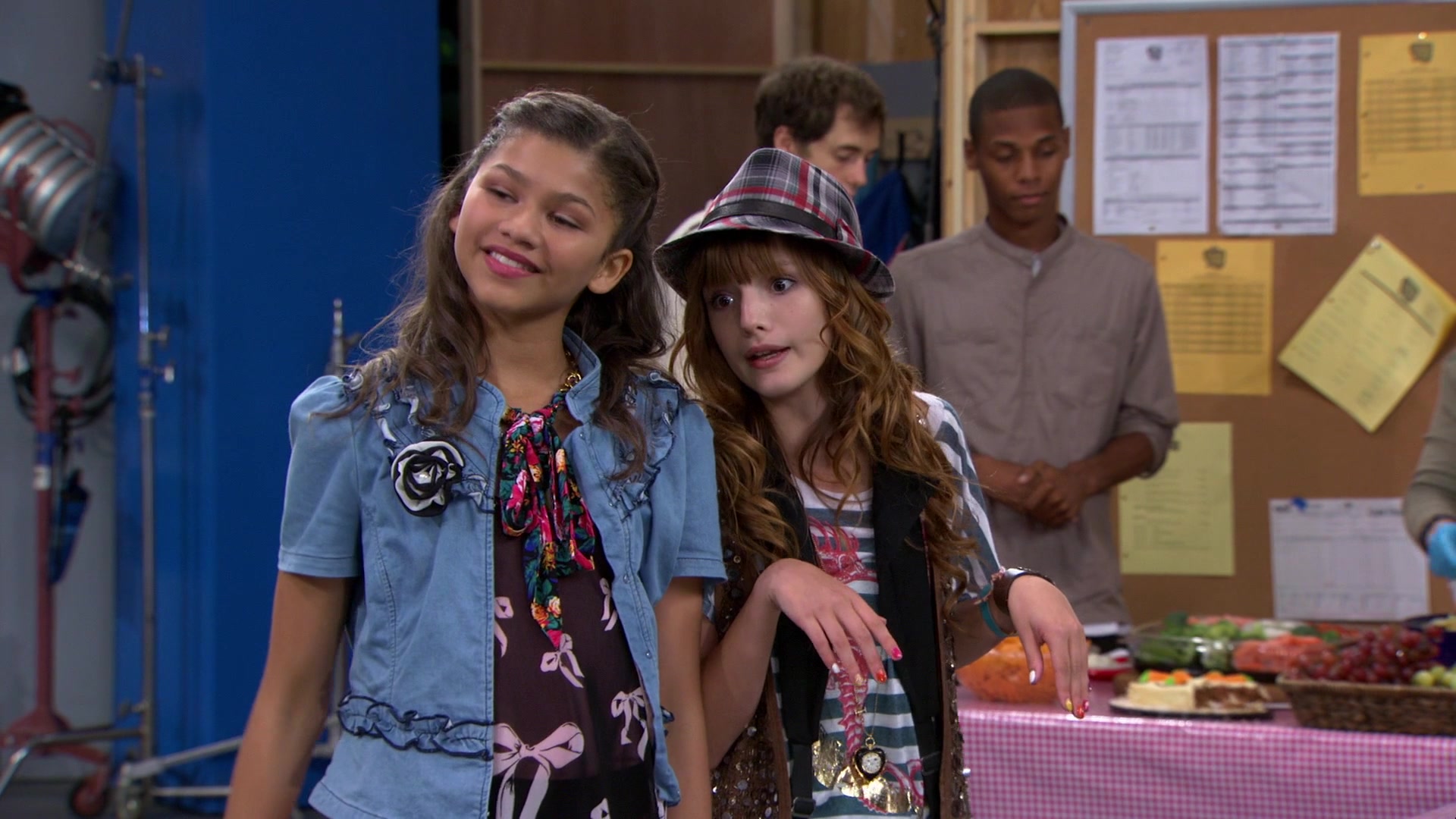 Shake_It_Up_S01E08_1080p_BTD_001265.jpg