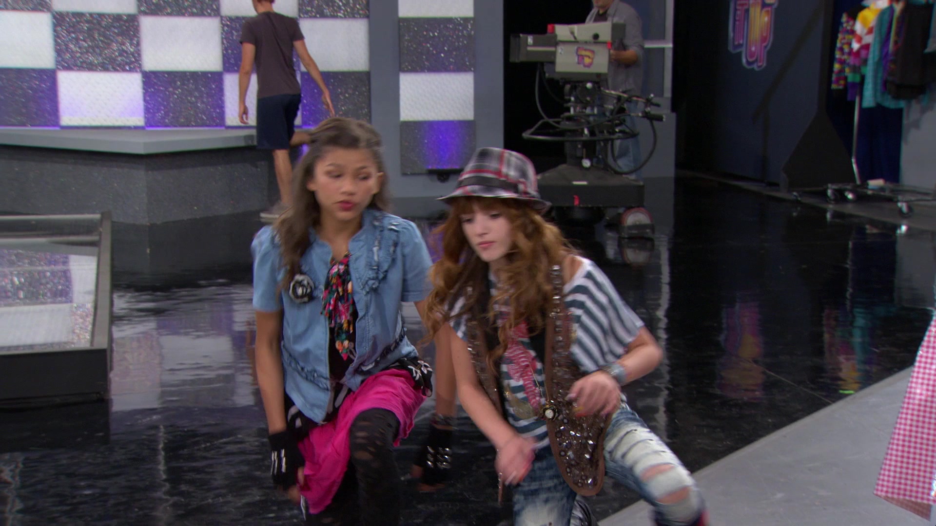 Shake_It_Up_S01E08_1080p_BTD_001352.jpg Shake_It_Up_S01E08_1080p_BTD_001352.jpg