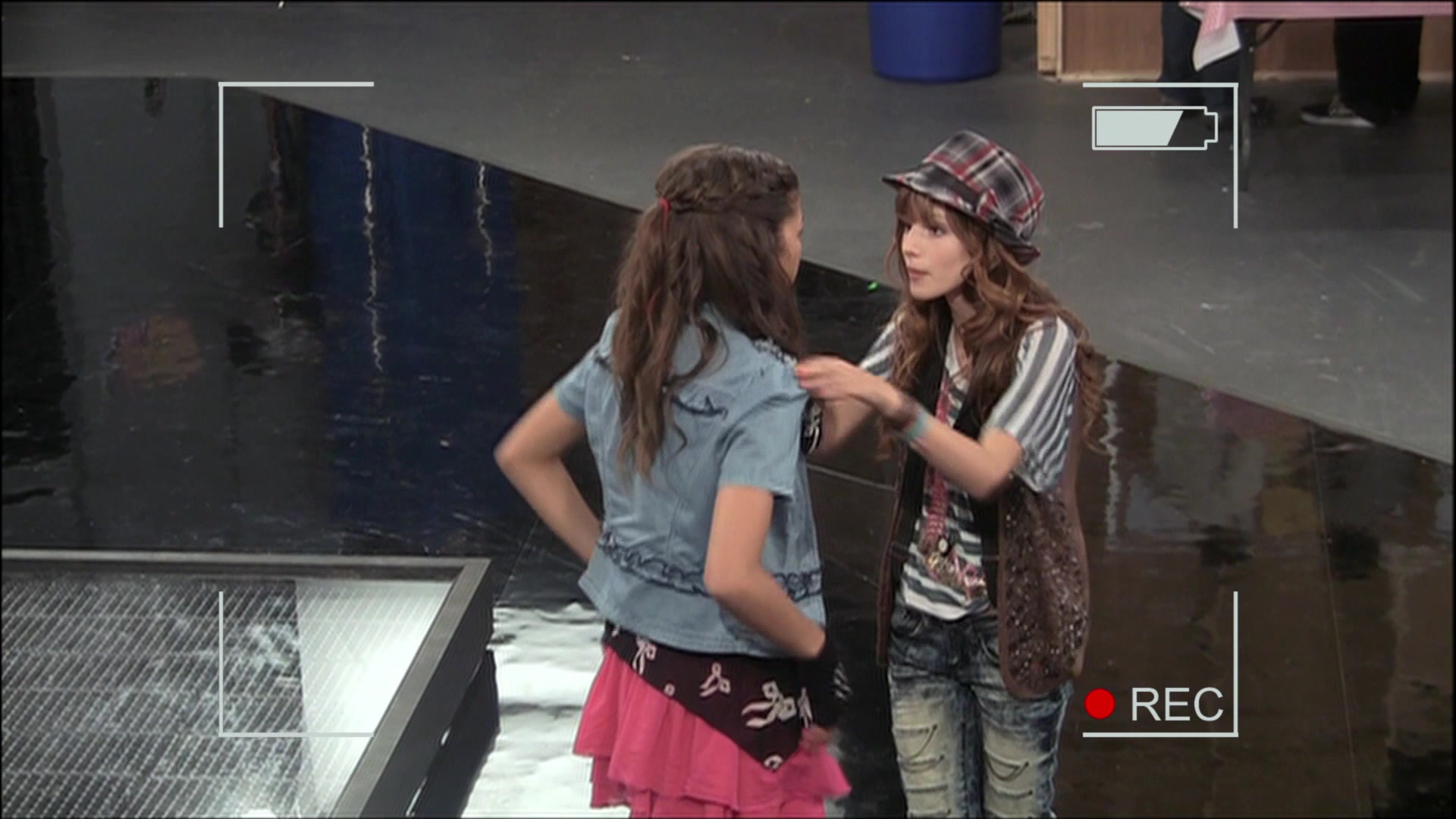 Shake_It_Up_S01E08_1080p_BTD_001453.jpg Shake_It_Up_S01E08_1080p_BTD_001453.jpg