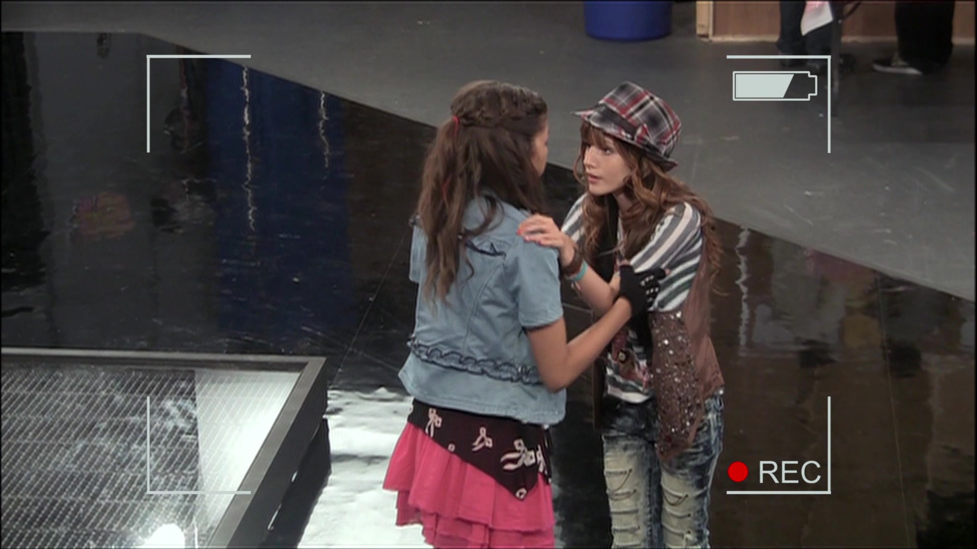 Shake_It_Up_S01E08_1080p_BTD_001456.jpg Shake_It_Up_S01E08_1080p_BTD_001456.jpg