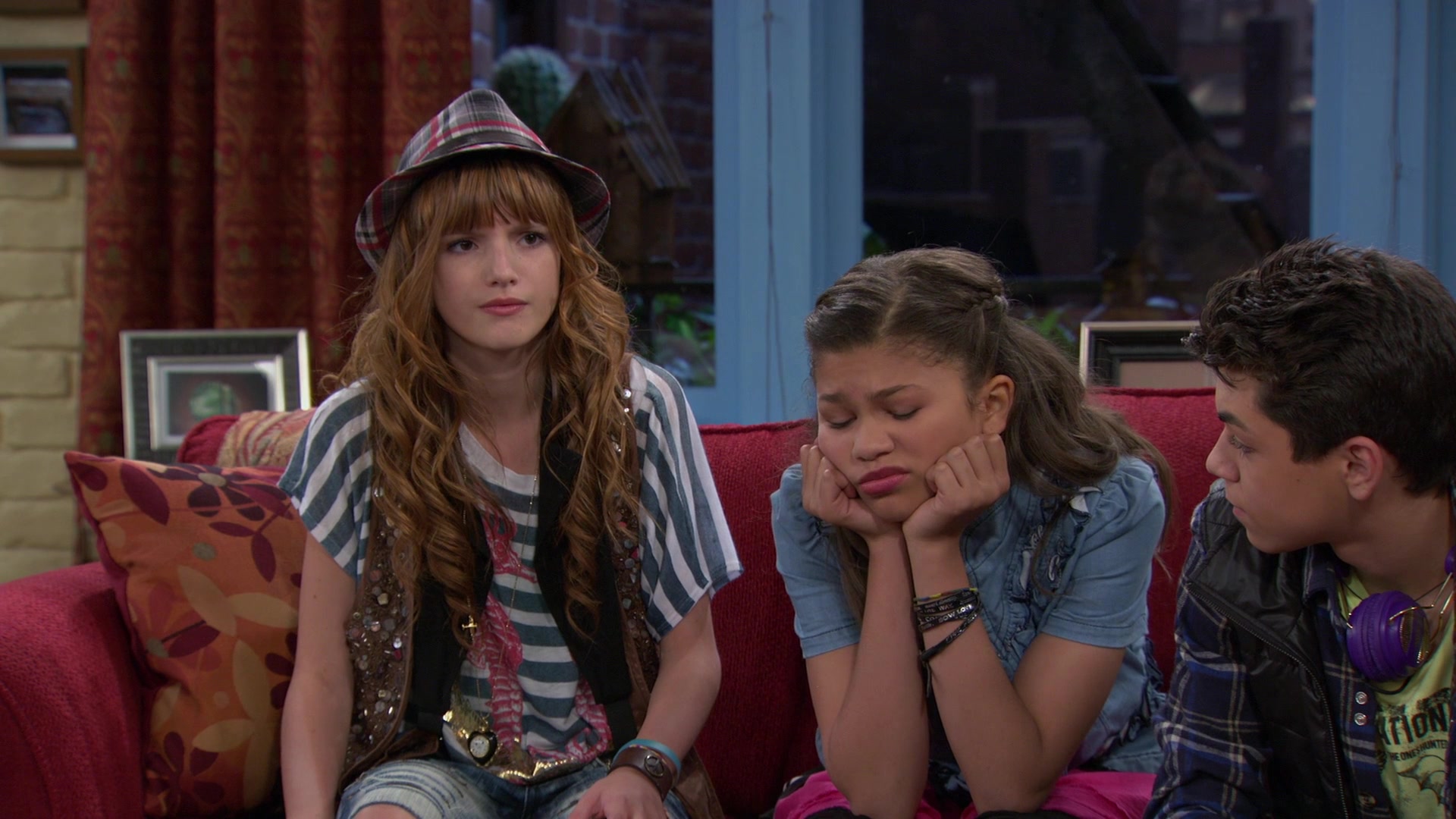 Shake_It_Up_S01E08_1080p_BTD_001569.jpg