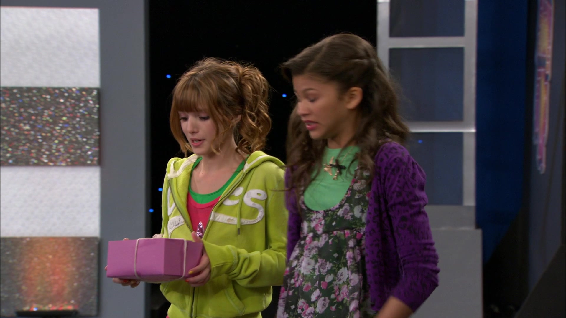 Shake_It_Up_S01E08_1080p_BTD_001715.jpg Shake_It_Up_S01E08_1080p_BTD_001715.jpg