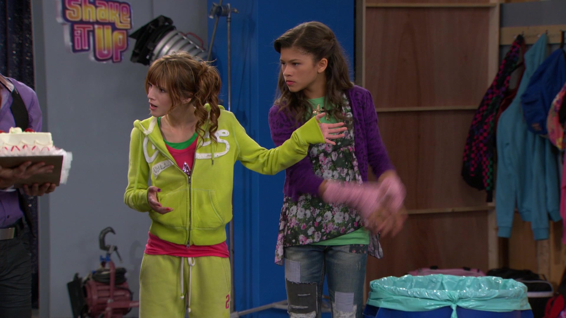 Shake_It_Up_S01E08_1080p_BTD_001744.jpg Shake_It_Up_S01E08_1080p_BTD_001744.jpg