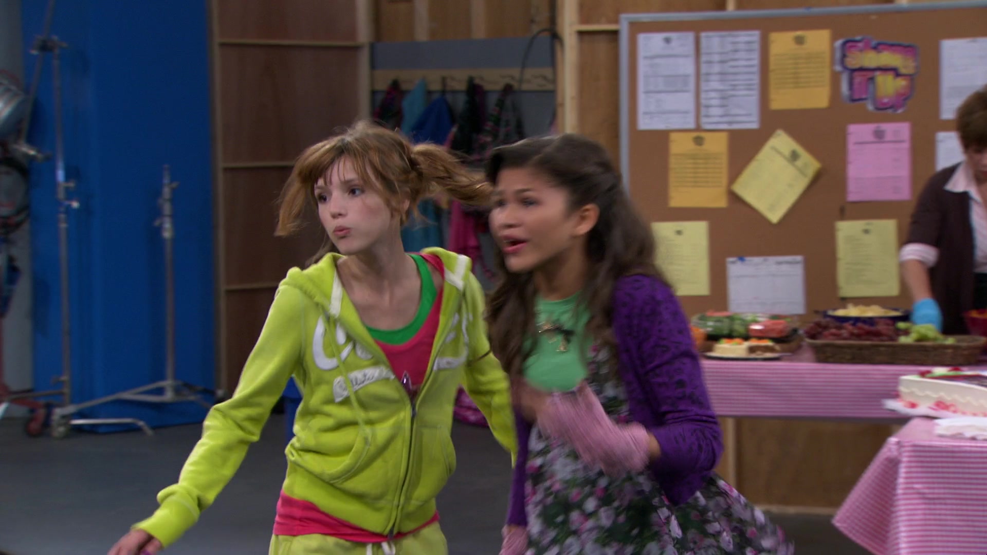 Shake_It_Up_S01E08_1080p_BTD_001885.jpg Shake_It_Up_S01E08_1080p_BTD_001885.jpg