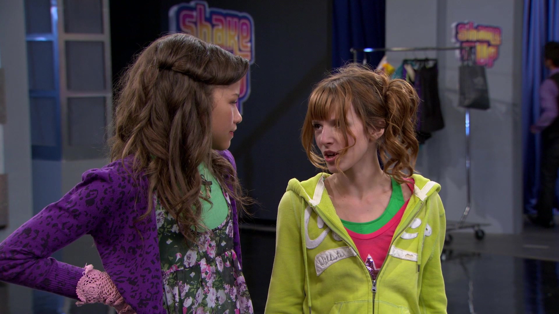 Shake_It_Up_S01E08_1080p_BTD_001915.jpg