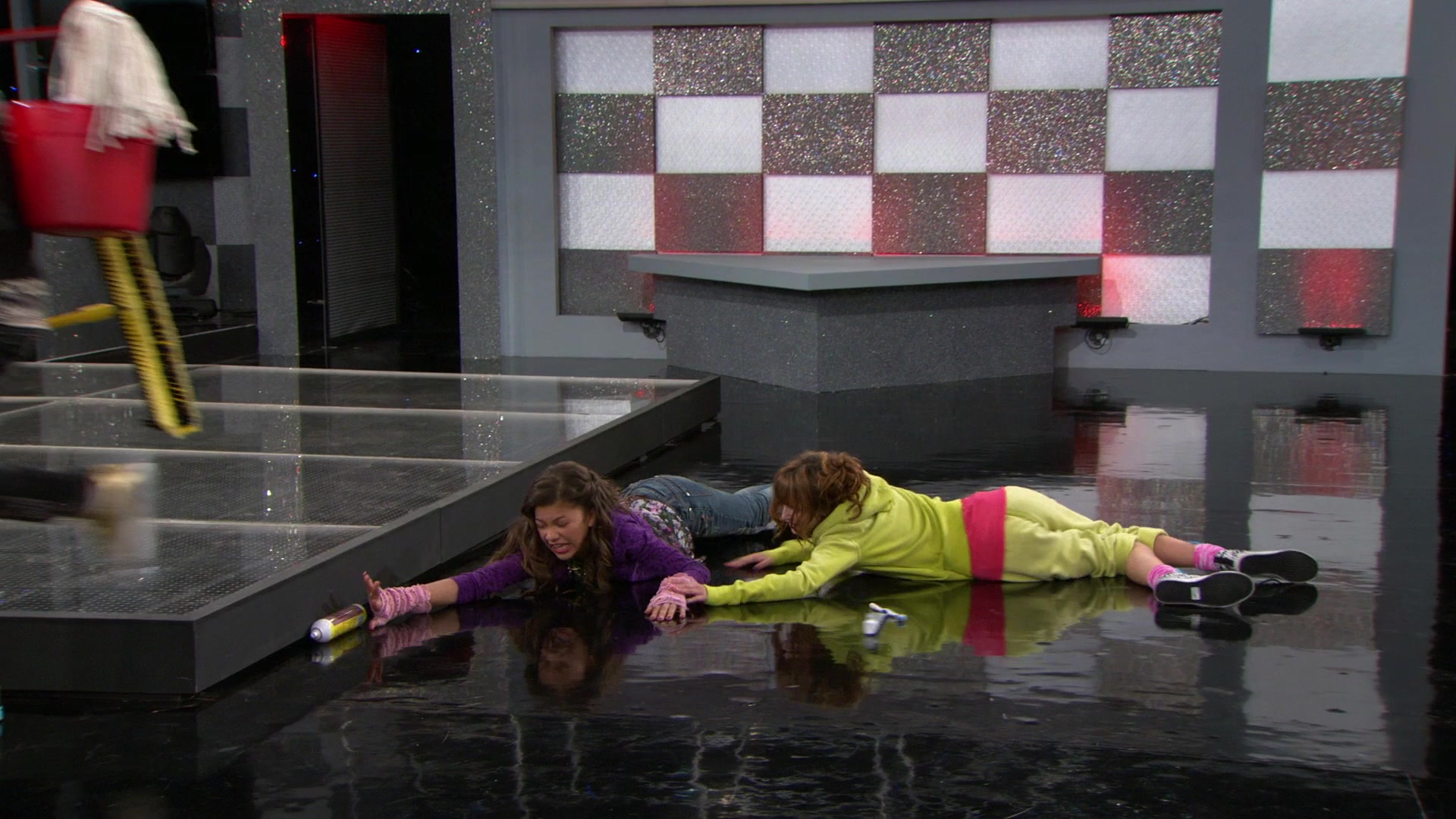 Shake_It_Up_S01E08_1080p_BTD_002144.jpg Shake_It_Up_S01E08_1080p_BTD_002144.jpg