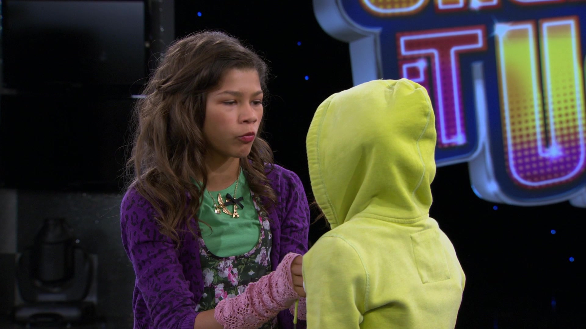 Shake_It_Up_S01E08_1080p_BTD_002173.jpg Shake_It_Up_S01E08_1080p_BTD_002173.jpg