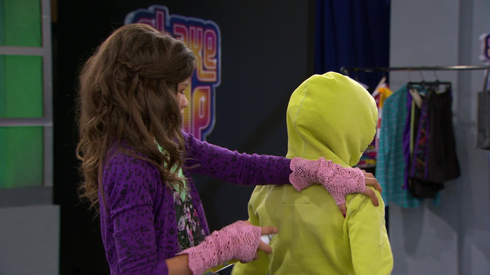 Shake_It_Up_S01E08_1080p_BTD_002182.jpg Shake_It_Up_S01E08_1080p_BTD_002182.jpg