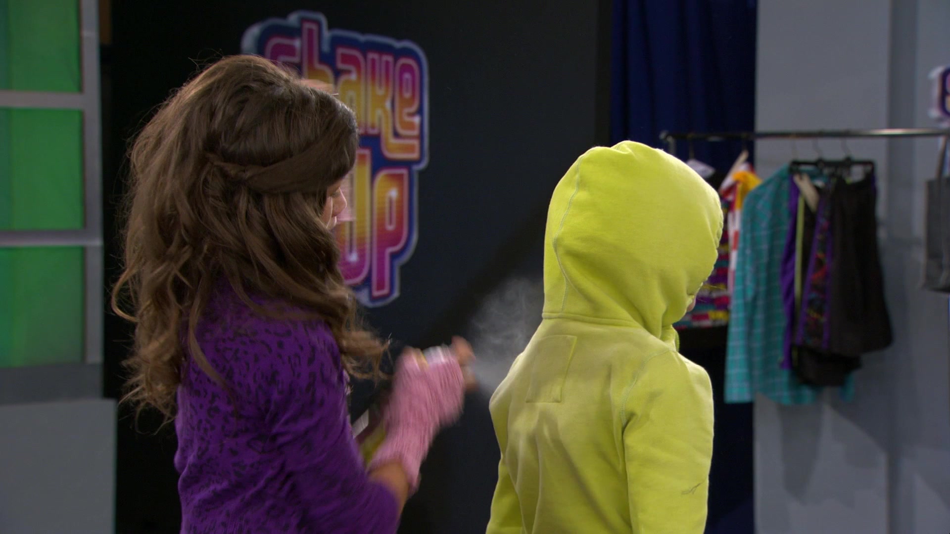 Shake_It_Up_S01E08_1080p_BTD_002183.jpg Shake_It_Up_S01E08_1080p_BTD_002183.jpg
